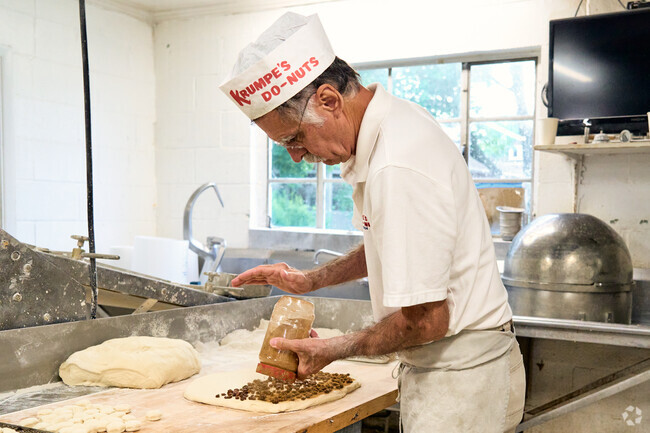 Since 1934, Krumpe's Donuts has been making the best donuts around!