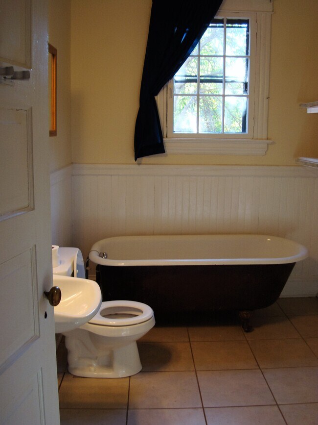 309 W Council St, Salisbury, NC 28144 - photo 3