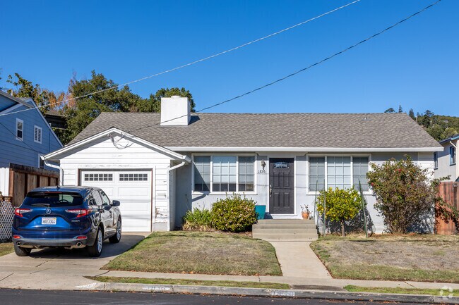 A simple ranch-style home in Belmont Country Club.