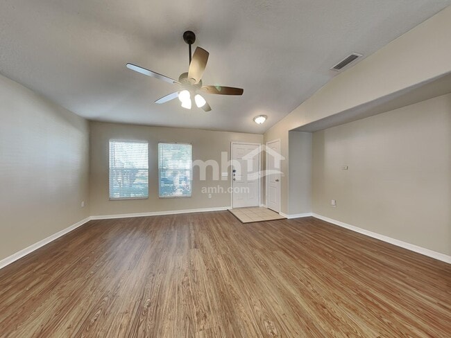 7461 Hunters Greene Cir, Lakeland, FL 33810 - photo 7