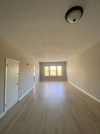 4530 N Lincoln Ave Unit 201, Chicago, IL 60625