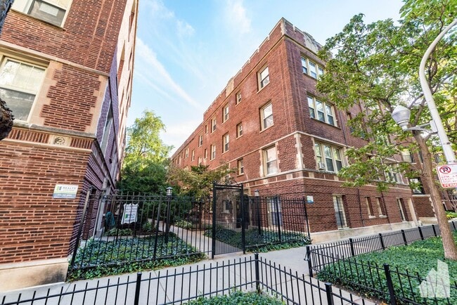 519 W Brompton Ave unit 525-GDN, Chicago, IL 60657 - photo 2