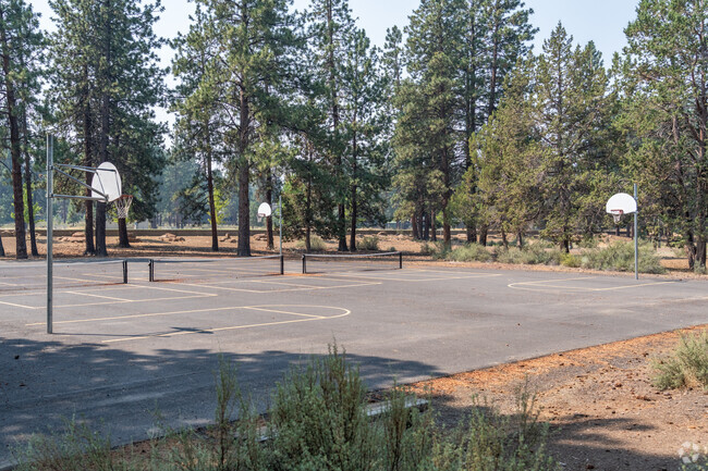 Cascade Middle School has plenty of outdoor activities for students in the Bend, Oregon.