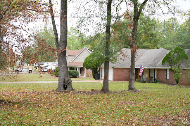 Richland homes feature access to expansive lots, providing spacious living areas.