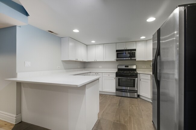 5611 N Glenwood Ave unit GDN, Chicago, IL 60660 - photo 3