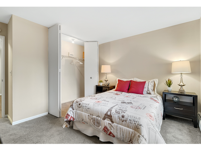 Bedroom | Apartments For Rent in Mount Prospect Illinois | The Element