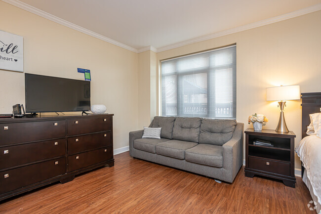 Studio, 1BR - 400SF