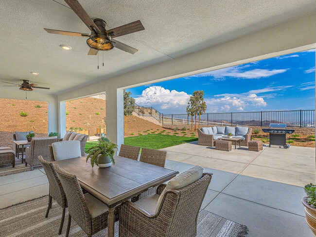 30105 Hillside Place, Castaic, CA 91384 - photo 3