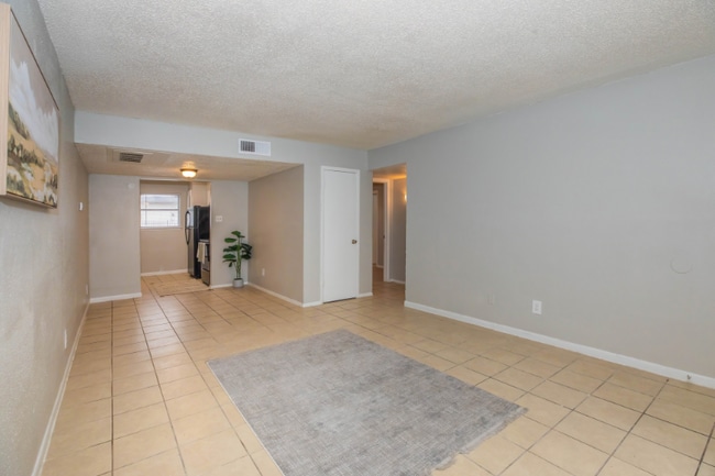 4848 Goldfield Dr unit 42, San Antonio, TX 78218 - photo 6