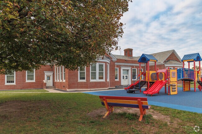 Alden Terrace School is a highly-rated, public school located in North Valley Stream, NY.