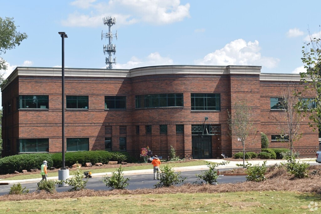 Main entrance to Swift School in Roswell, Roswell GA