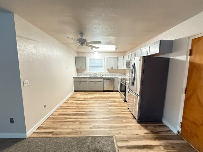533 Mumford St unit 2, Anchorage, AK 99508 - photo 2