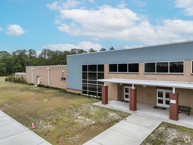 The student-teacher ratio is 13:1 at College Park Elementary School.