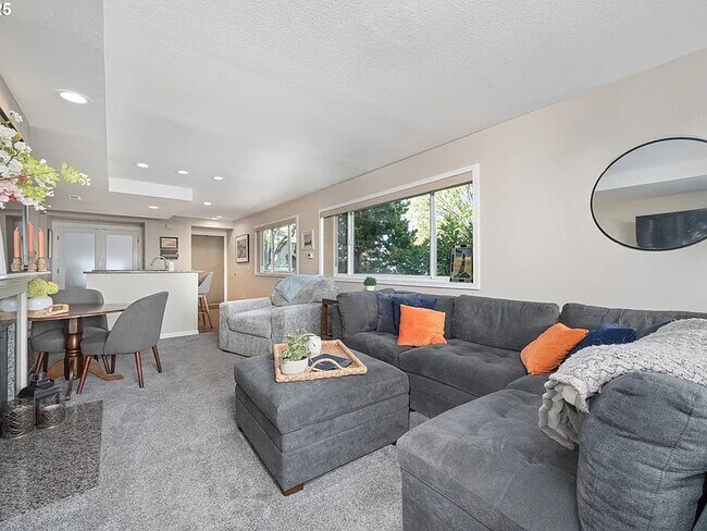 123 N Hayden Bay Dr unit 123, Portland, OR 97217 - photo 5