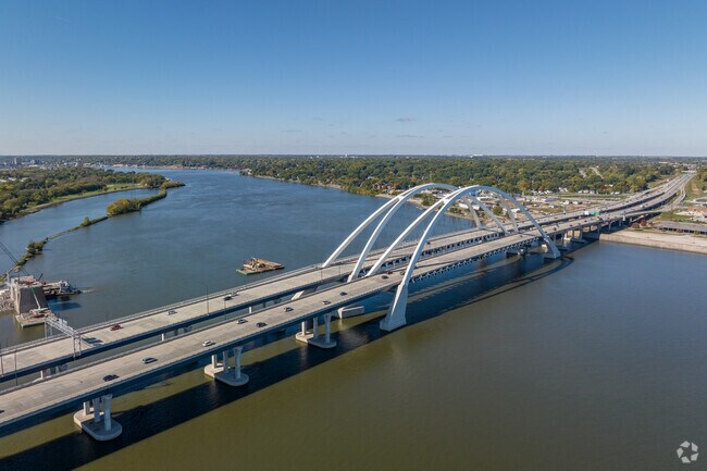 The Overlook neighborhood is conveniently located next to the Mississippi River and Quad Cities.