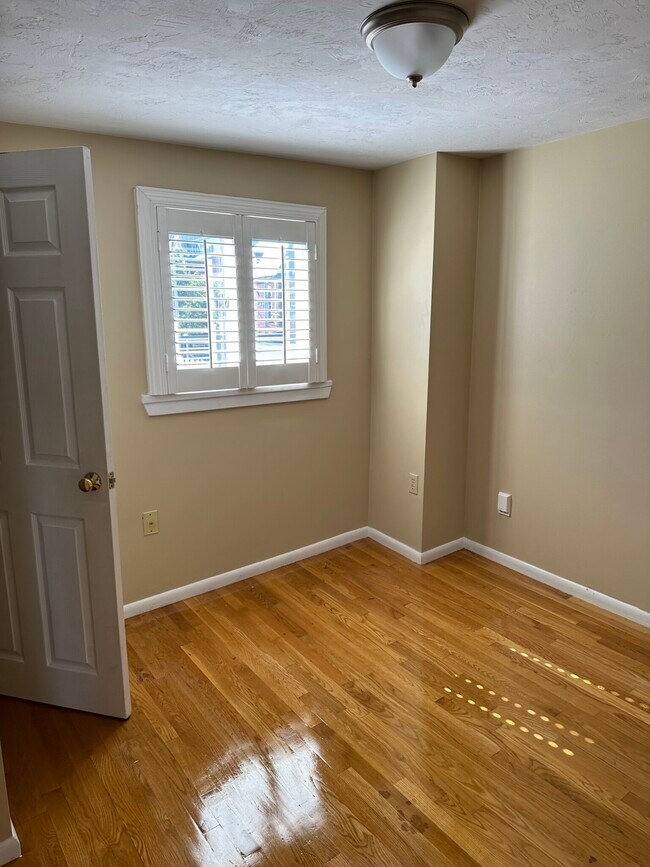 54 Brainerd Rd unit 3, Allston, MA 02134 - photo 5