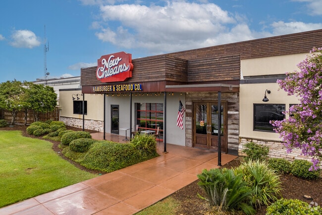 New Orleans Hamburger and Seafood Co. in Terrytown serves thin fried catfish.