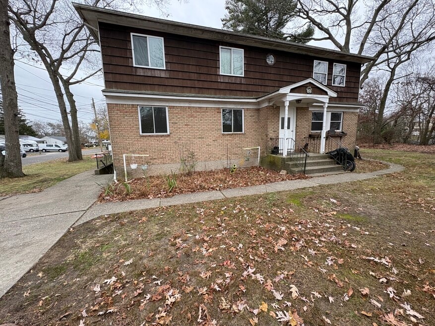 4 Canary Place, Farmingville, NY 11738 - photo 1