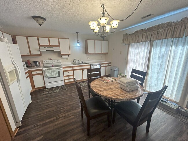 1820 SW 6th St, Blue Springs, MO 64014 - photo 6