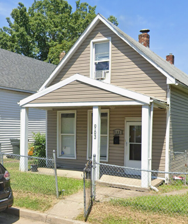 963 Switzer Ave, Saint Louis, MO 63147