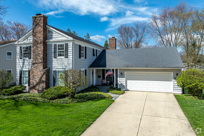 Prices in Downtown Naperville vary from $250,000 to over $2 million.
