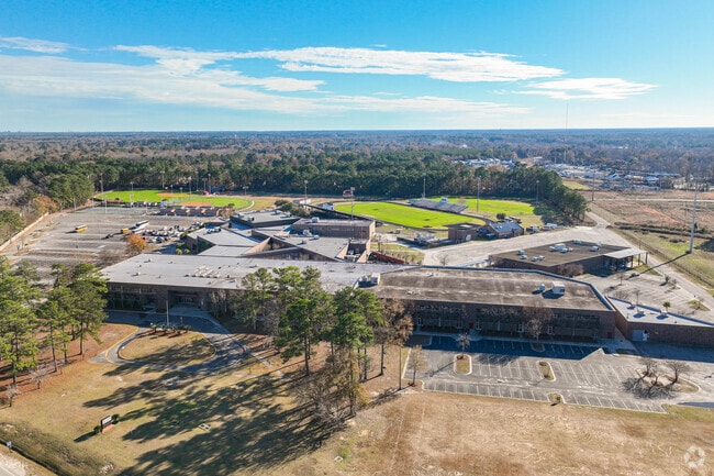 Stratford High School offers a vast campus for students to attend.