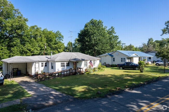 A row of traditional homes in Amboy.