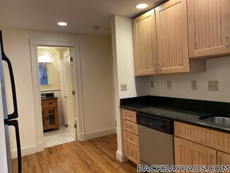 195 Commonwealth Ave Unit B, Boston, MA 02116