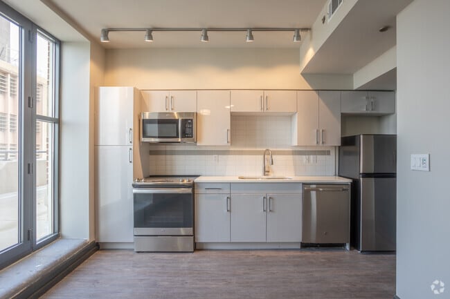 Merchants Plaza, Mobile, AL 36602 - photo 2