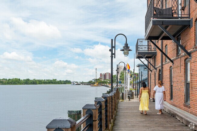 Residents of Historic Downtown enjoy a walkable downtown filled with art galleries, cozy cafes, and boutique shops nestled in historic buildings.