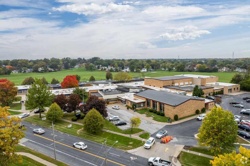 Middle School students of Northwest Davenport attend Williams Intermediate School.