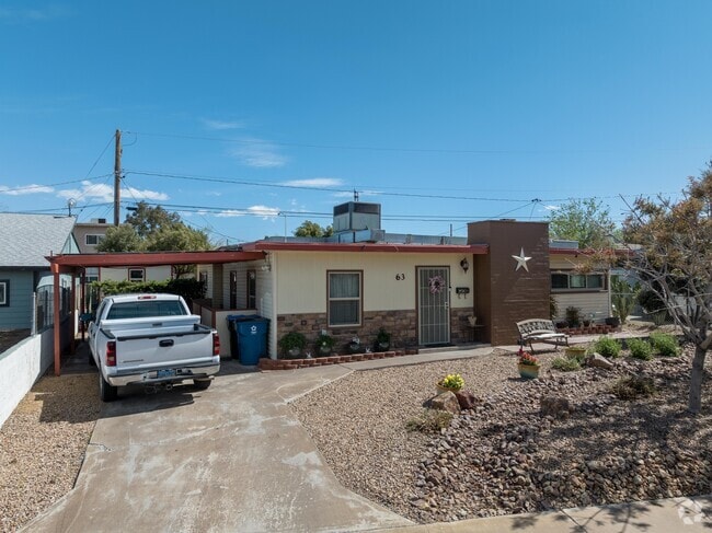 Quaint cottages off Water Street are a quaint, single family home option.