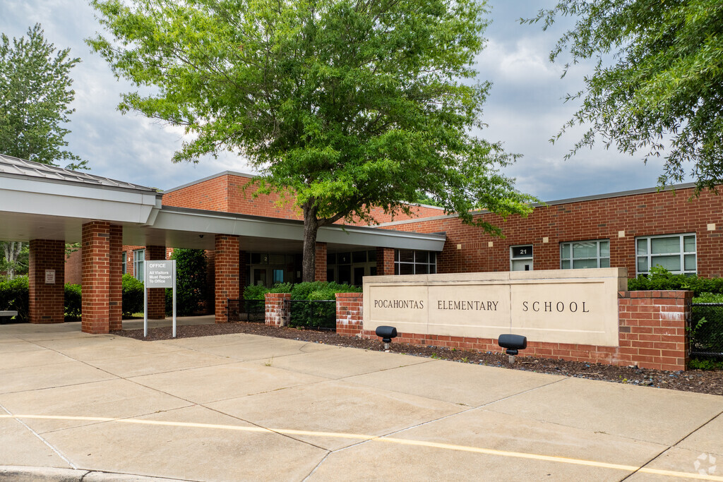 Entrance to Pocahontas Elementary School.