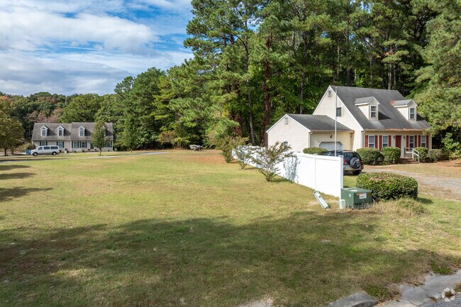 The homes in Johnson Pond are spaced out well.