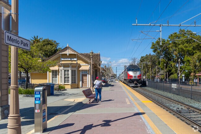 The Caltrains station in Menlo Park is a great commuting option for Menlo Oaks residents.