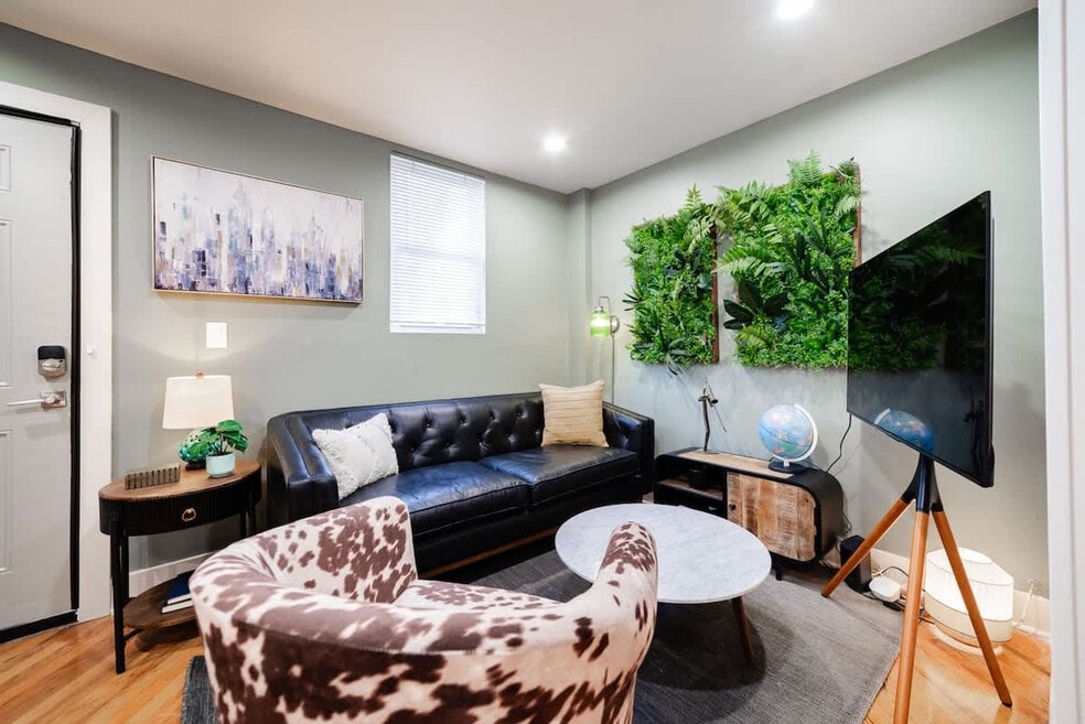 1638 N Western Ave unit ID1360085P, Chicago, IL 60647 - photo 1