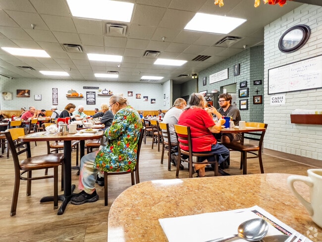 The Breakfast Club in Shady Hills is the busiest place for breakfast and lunch.