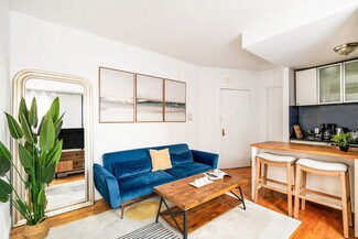 139 Christopher St Unit ID1021920P, New York, NY 10014