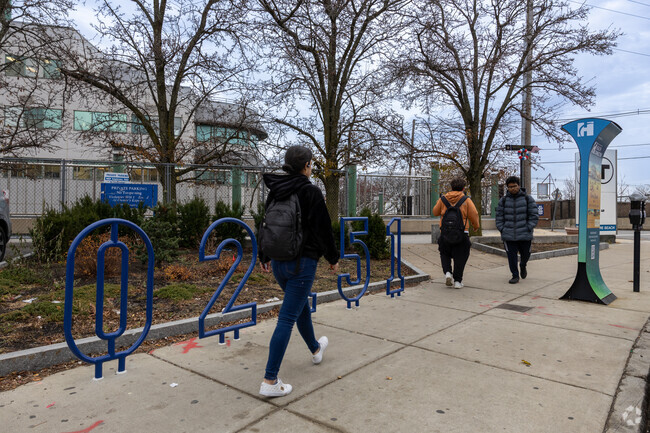 Crescent Beach is a very walkable neighborhood in Revere.