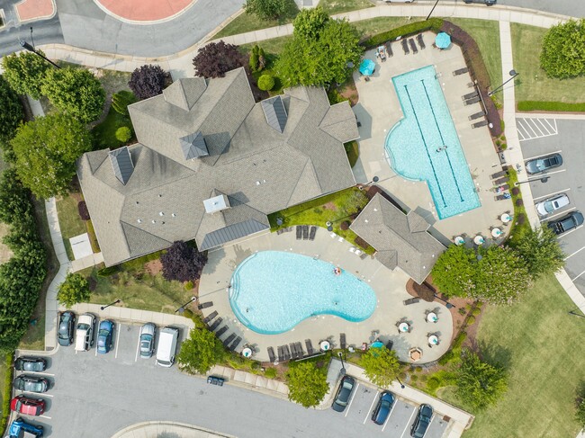 10122 Glen Autumn Rd, Raleigh, NC 27617 - photo 3