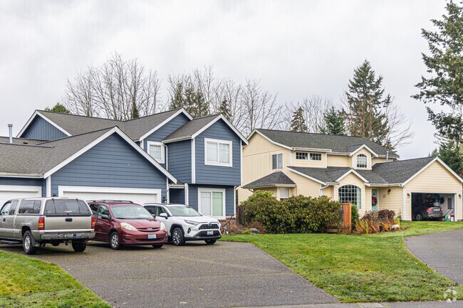 Deschutes is home to 1900s-era Craftsman bungalows and midcentury ranch-style homes.