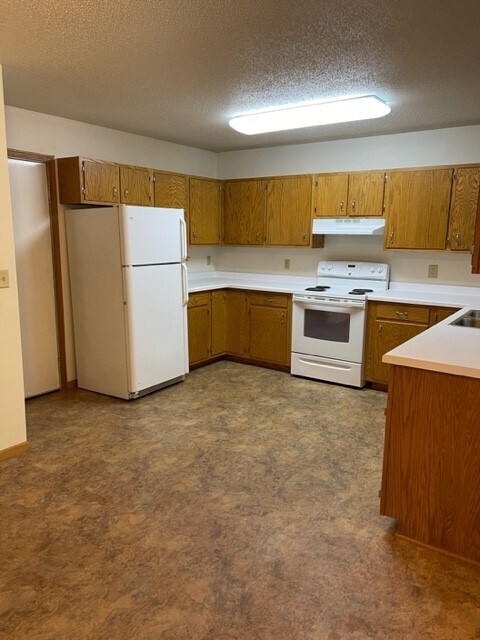 3413 Oak Knoll Dr Unit 1, Eau Claire, WI 54701