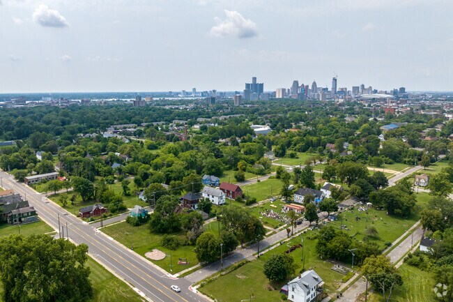 McDougall-Hunt is located just minutes from Downtown Detroit.