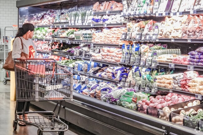Stater Bros in Fullerton is popular with Rolling Hills residents.