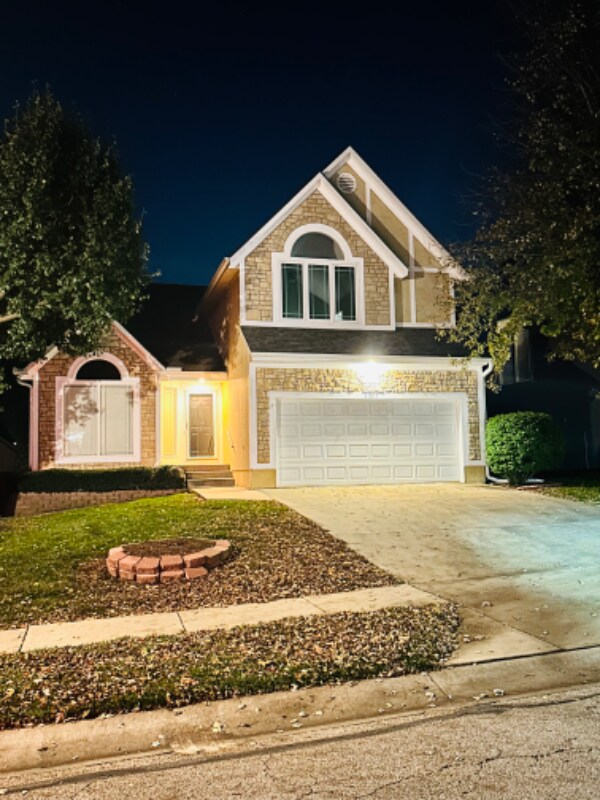 21517 W 53rd St, Shawnee, KS 66226