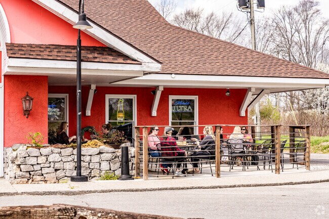 El Alton has a popular patio during lunch in Springfield.