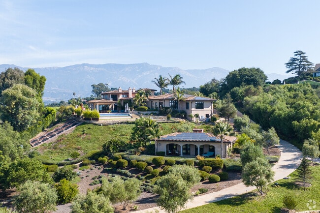 Large estates are scattered throughout the Hope Ranch neighborhood.
