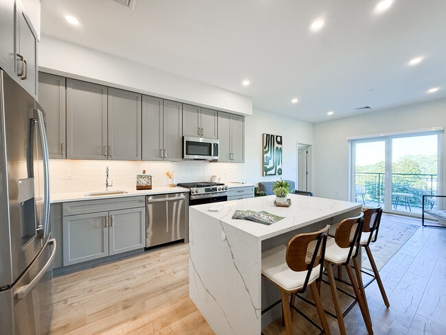 17 Argyle St unit 3, Dorchester Center, MA 02124 - photo 3