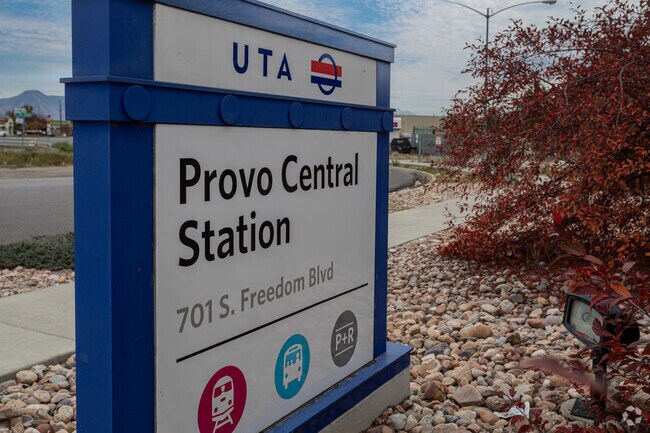 The UTA Provo Central Station serves the Grandview South neighborhood.