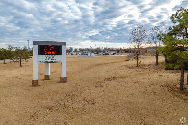 Bristow High School provides education in Bristow.